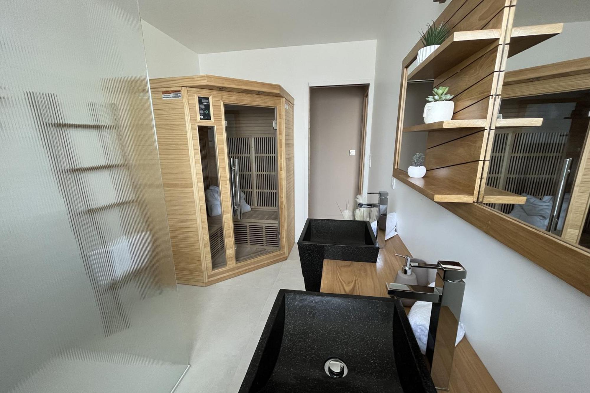Les Maisons De Louise Pirou Rum bild