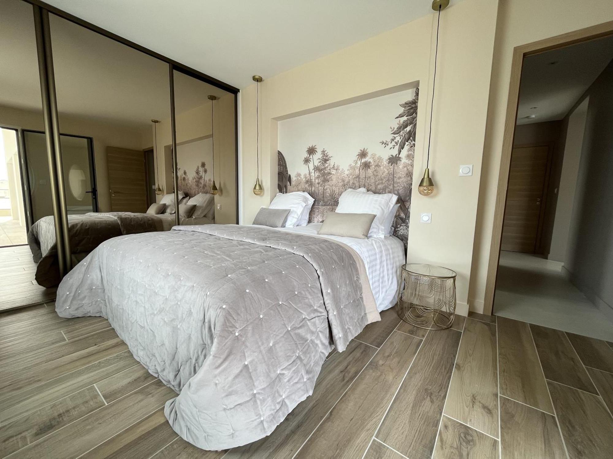 Les Maisons De Louise Pirou Rum bild