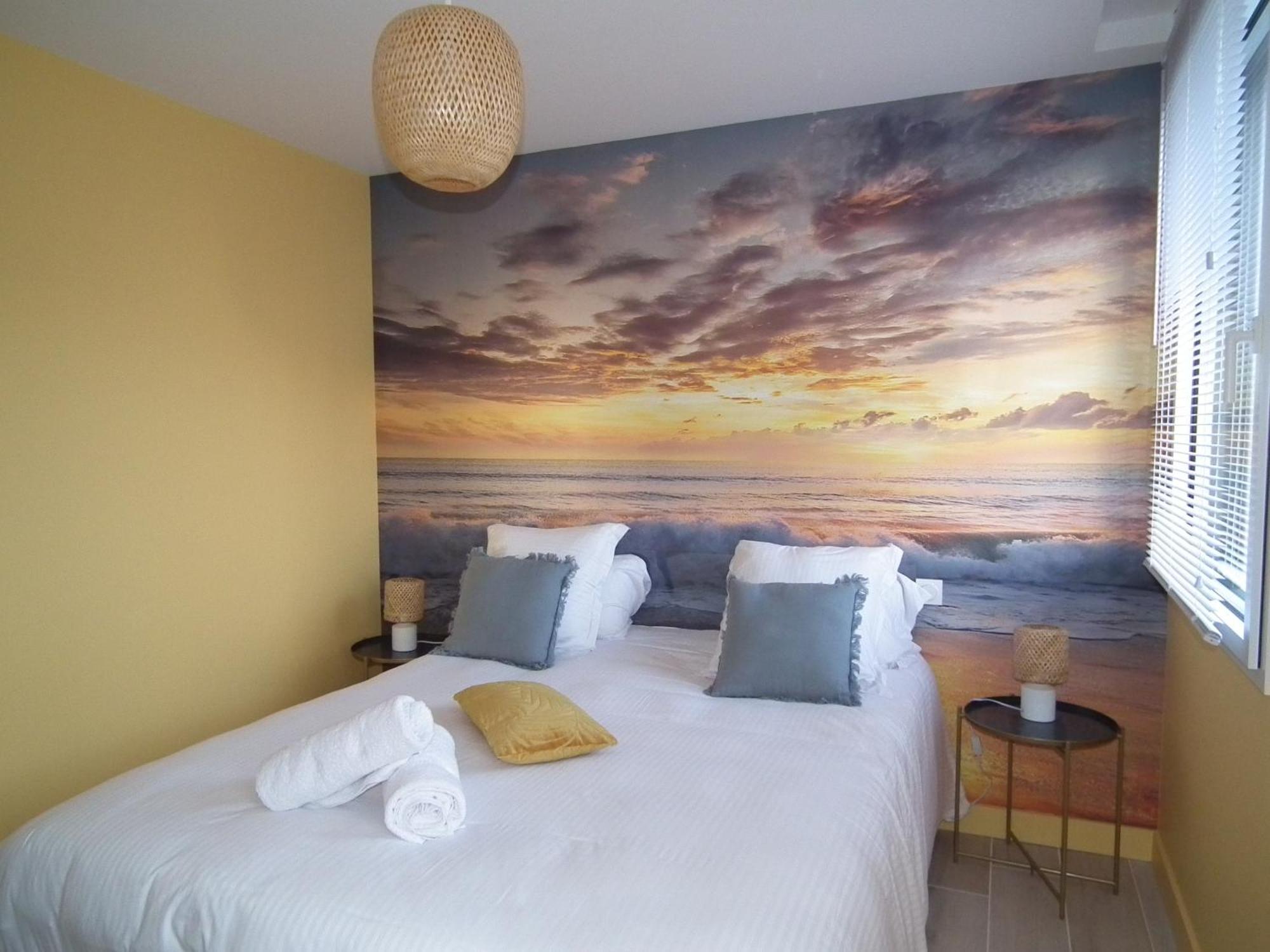 Les Maisons De Louise Pirou Rum bild